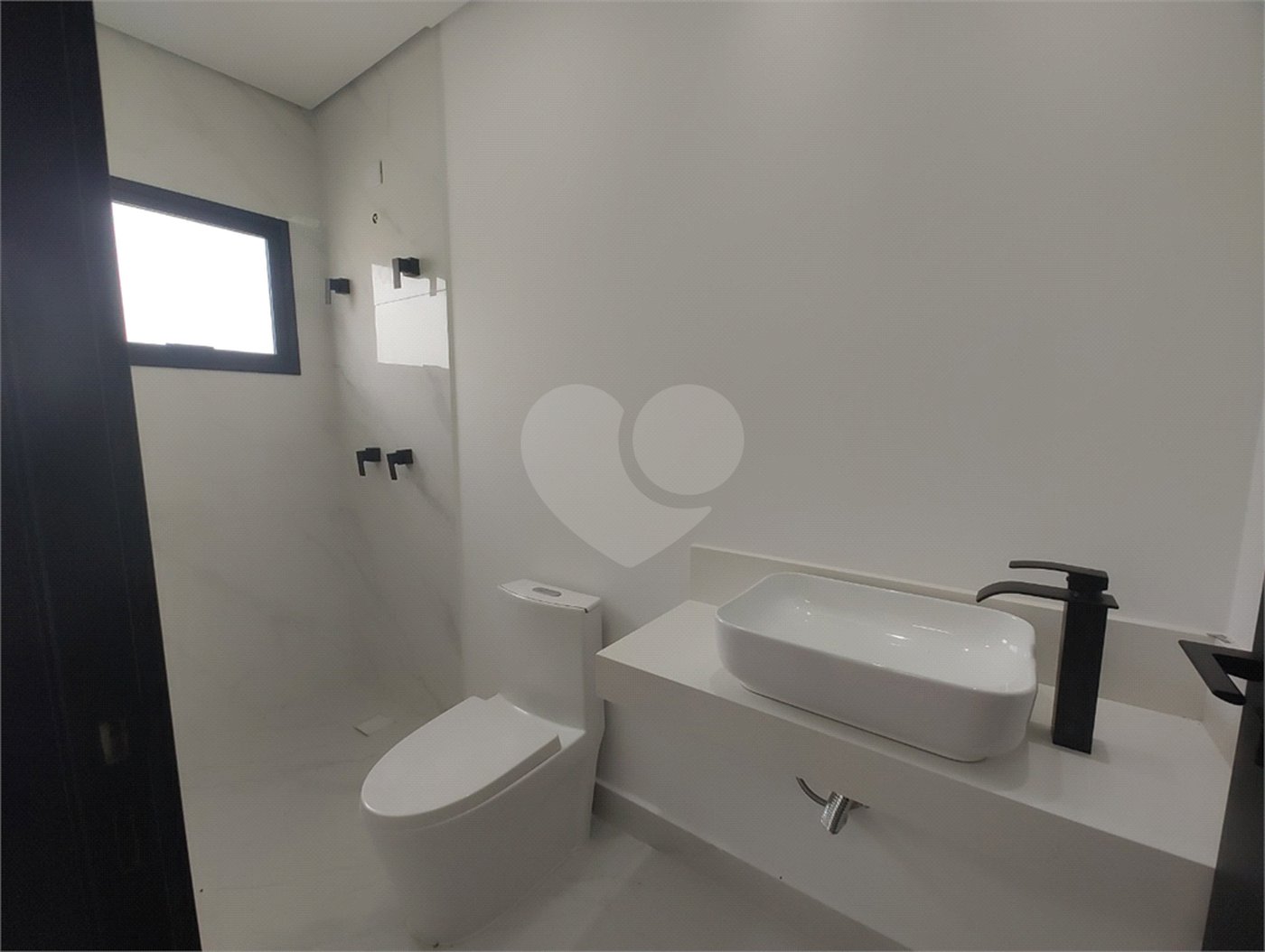 Casa à venda com 3 suítes no condomínio Terras de São Francisco, Sorocaba - SP