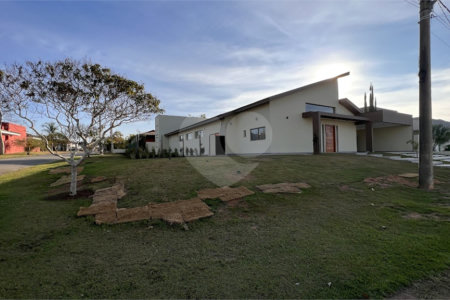 Casa à venda com 3 suítes no condomínio Village Ipanema 1, Araçoiaba da Serra - SP