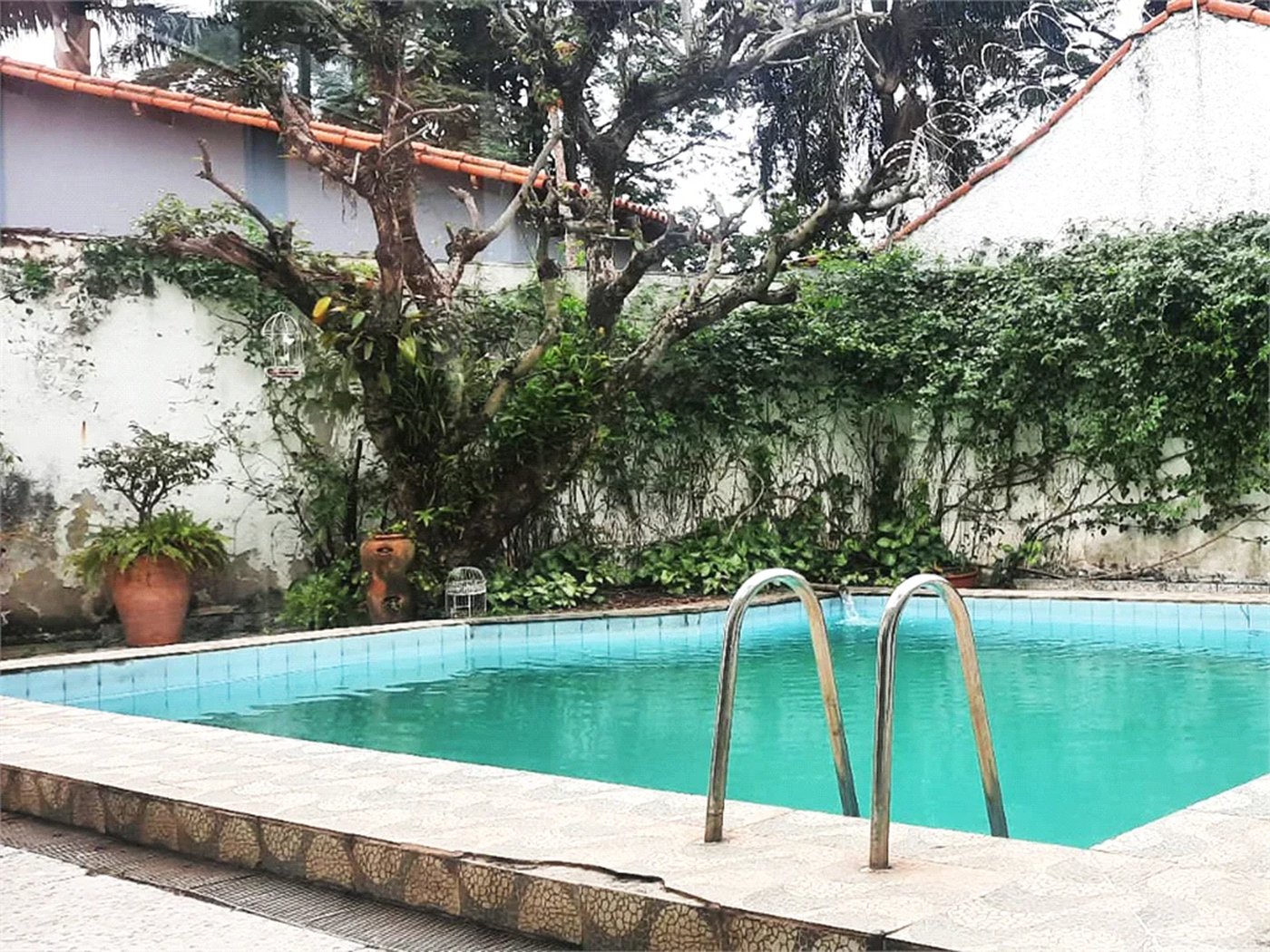 Sobrado à venda com 4 quartos, sendo 2 suítes,  em Bela Aliança, São Paulo, SP
