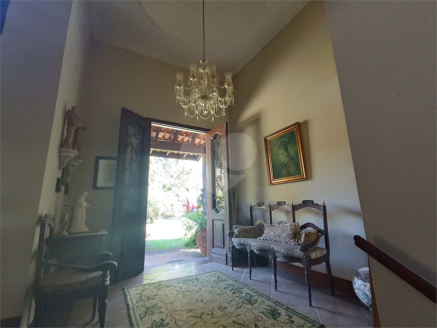 Casa à venda com 4 quartos, sendo 3 suítes, no condomínio Patrimônio do Carmo, São Roque - SP