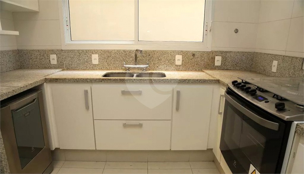 Casa à venda com 3 suítes no condomínio Residencial Morumbi, São Paulo - SP