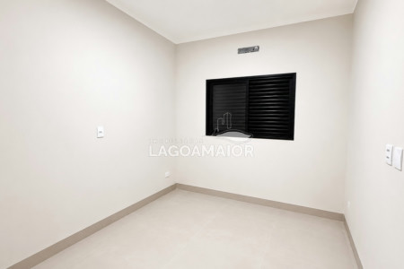 Casa à venda com 3 quartos, sendo 1 suíte,  em Jardim dos Ipês, Três Lagoas, MS