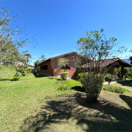 Casa Térrea à venda com 4 quartos, sendo 2 suítes, em Alpes D'Ouro, Bom Jesus dos Perdões, SP
