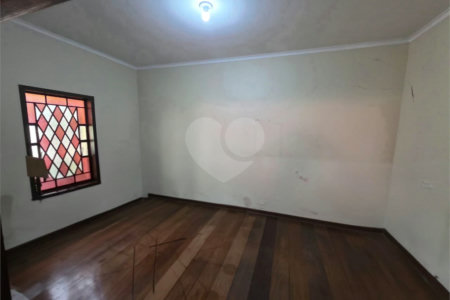 Casa Térrea 5 quartos bem localizada com piscina.