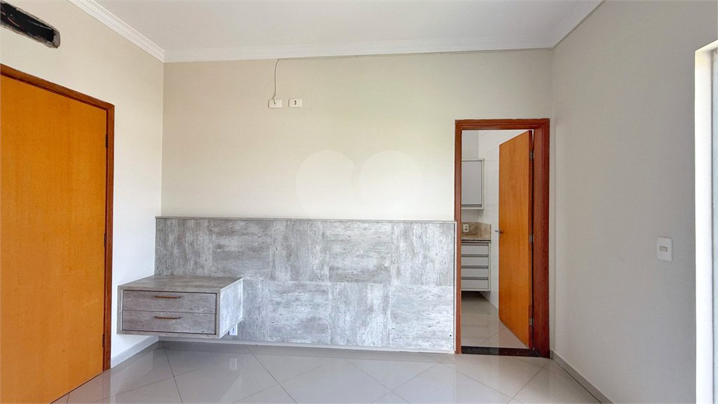 Casa à venda ou para alugar com 3 quartos, sendo 1 suíte,  no condomínio Portal de Itaici, Indaiatuba - SP
