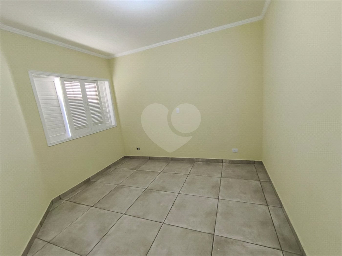 Sobrado à venda com 3 quartos, sendo 1 suíte, em Vila Nivi, São Paulo, SP
