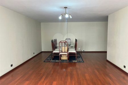Apartamento à venda com 3 quartos, sendo 1 suíte, em Itaim Bibi, São Paulo, SP