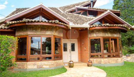 Chácara à venda com 4 quartos, sendo 2 suítes,  em Jardim Oriental, Mairinque, SP