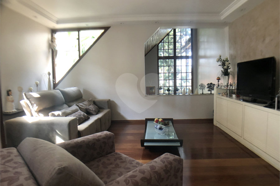Casa à venda com 4 suítes no condomínio Residencial Floresta, São Paulo - SP