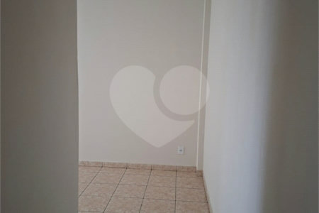 Apartamento à venda com 2 quartos em Parque Maria Domitila, São Paulo, SP