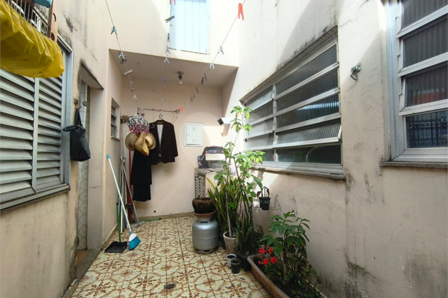 Sobrado à venda com 8 quartos, sendo 2 suítes, em Parada Inglesa, São Paulo, SP
