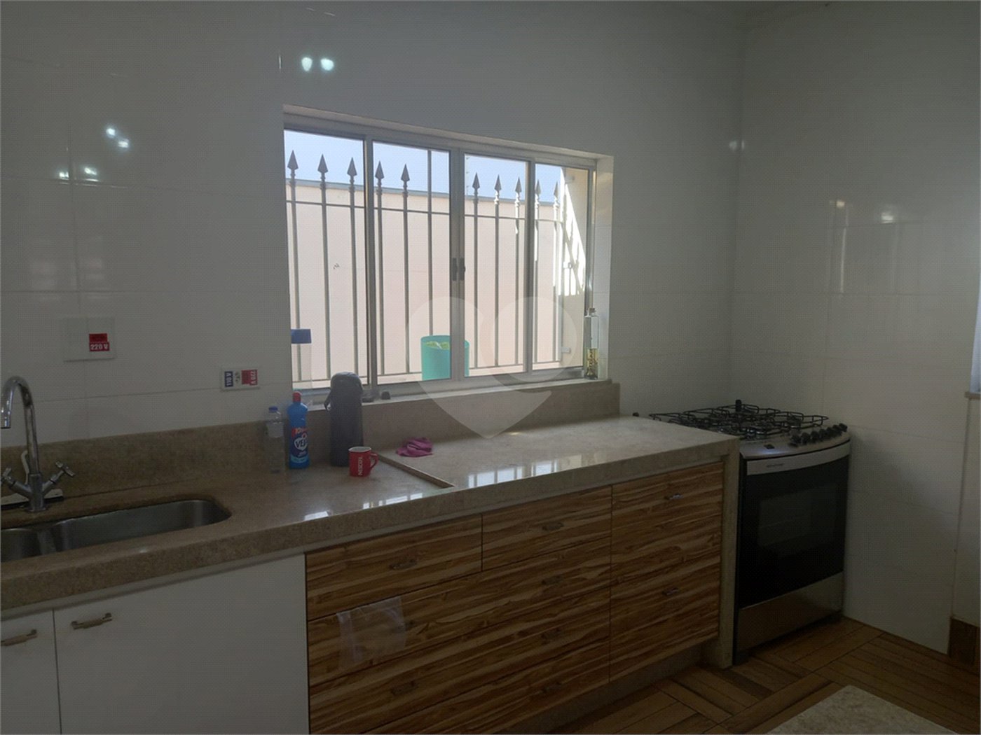 Sobrado à venda com 4 quartos, sendo 2 suítes, em Tremembé, São Paulo, SP