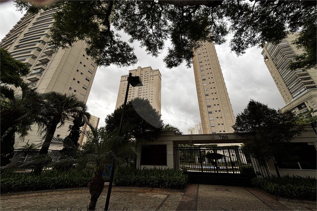 Apartamento para alugar com 3 suítes em Vila Romana, São Paulo, SP