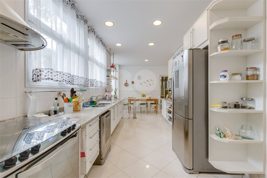 Casa à venda ou para alugar com 4 suítes no condomínio Villa Di San Marino, São Paulo - SP