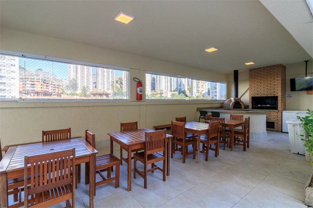 Apartamento à venda com 2 quartos, sendo 1 suíte,  em Vila Andrade, São Paulo, SP