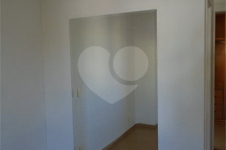 Apartamento à venda com 3 quartos, sendo 1 suíte, em Vila Oliveira, Mogi das Cruzes, SP