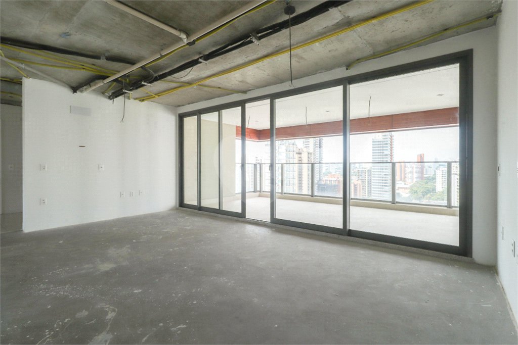 Apartamento à venda com 3 quartos, sendo 2 suítes,  em Brooklin, São Paulo, SP