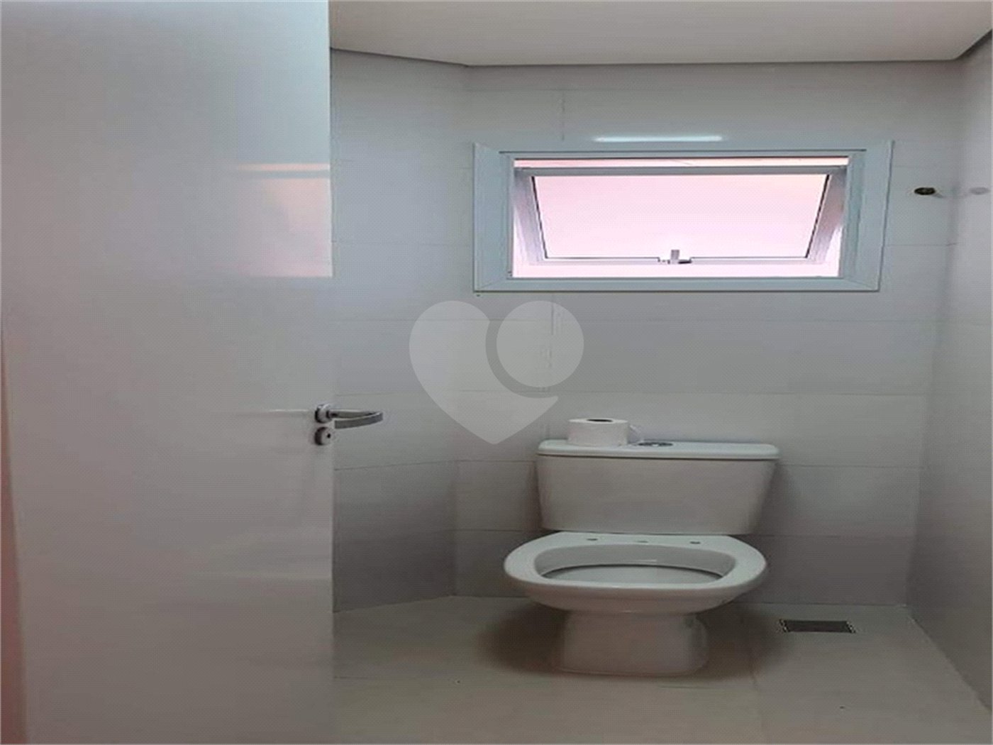 Casa à venda com 3 quartos, sendo 1 suíte, em Vila Santa Rosália, São Roque, SP