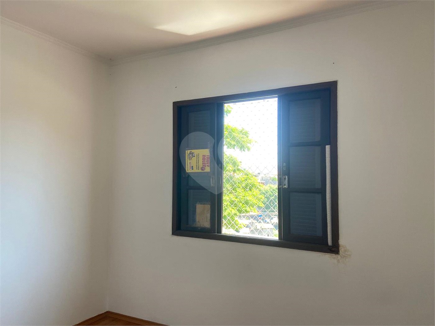 Sobrado à venda com 3 quartos, sendo 1 suíte,  em Parque Maria Domitila, São Paulo, SP
