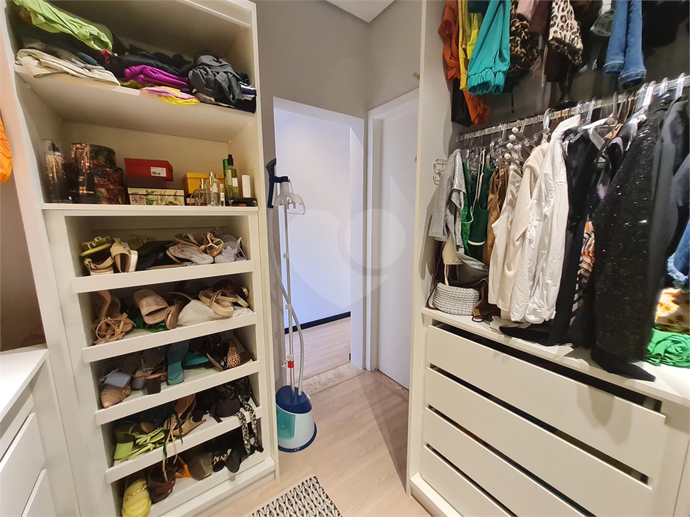 Casa à venda com 3 quartos, sendo 2 suítes, no condomínio Horizontes de Sorocaba, Sorocaba - SP