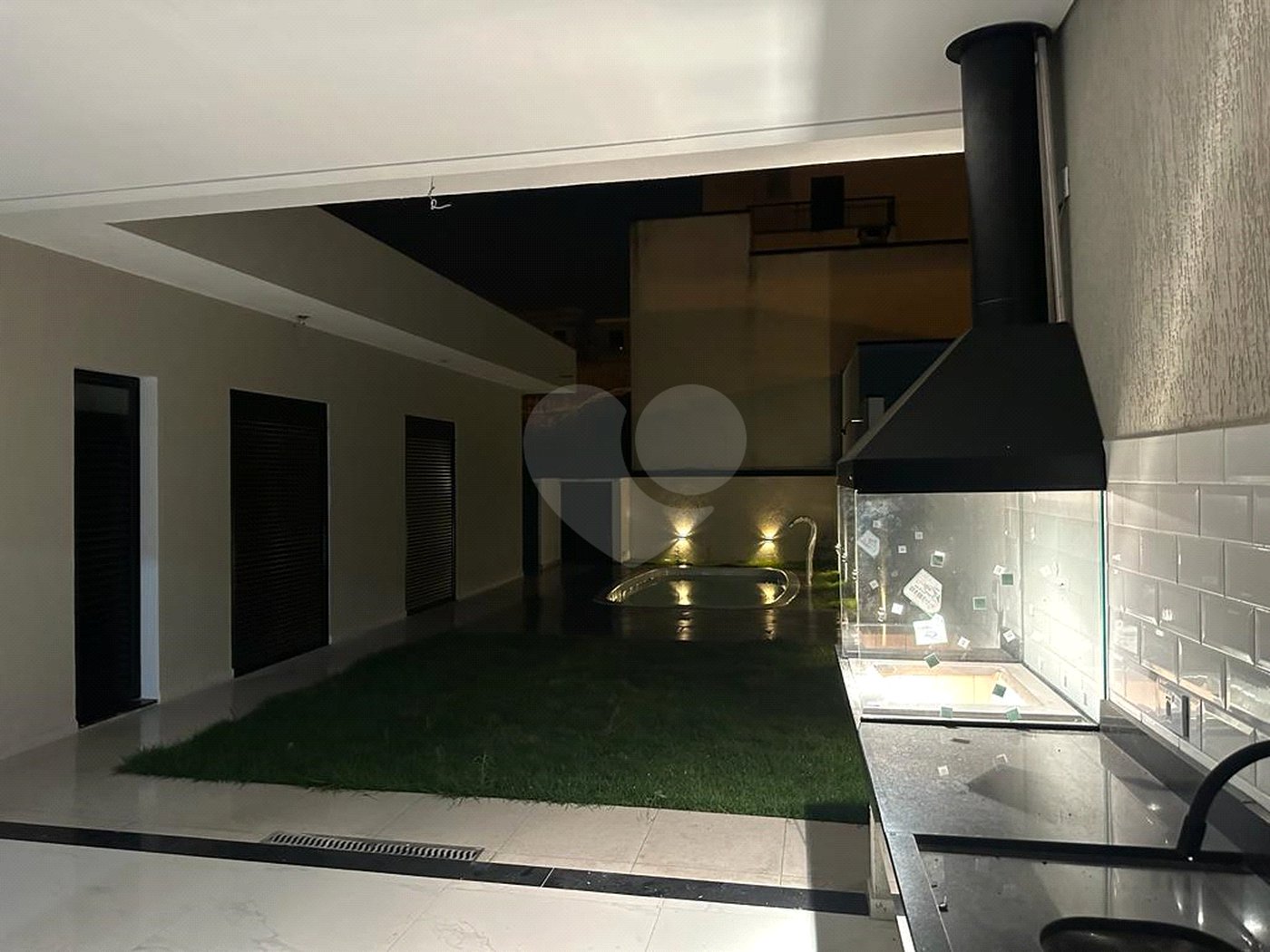 Terreno à venda com 3 suítes no condomínio Residencial Veneza, Mogi das Cruzes - SP