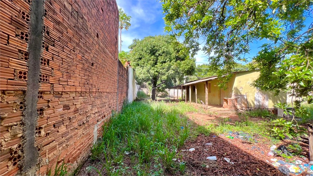Terreno à Venda no Jardim Tangará