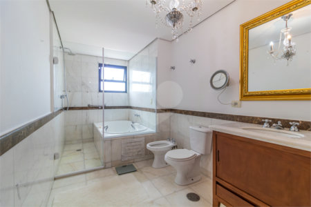Apartamento à venda com 4 suítes em Jardim Marajoara, São Paulo, SP