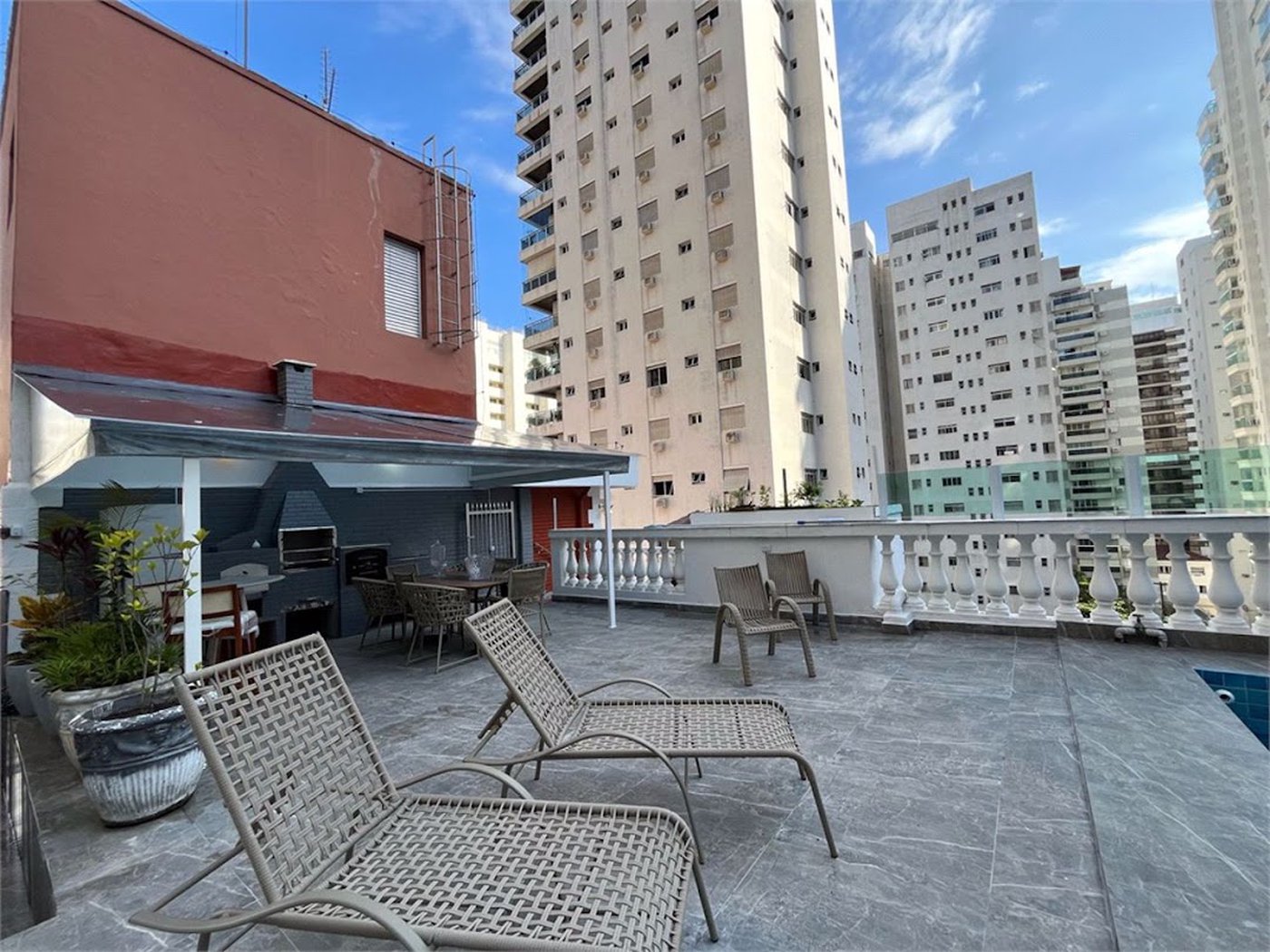 Apartamento Residencial à venda, Centro, Guarujá - AP0133.