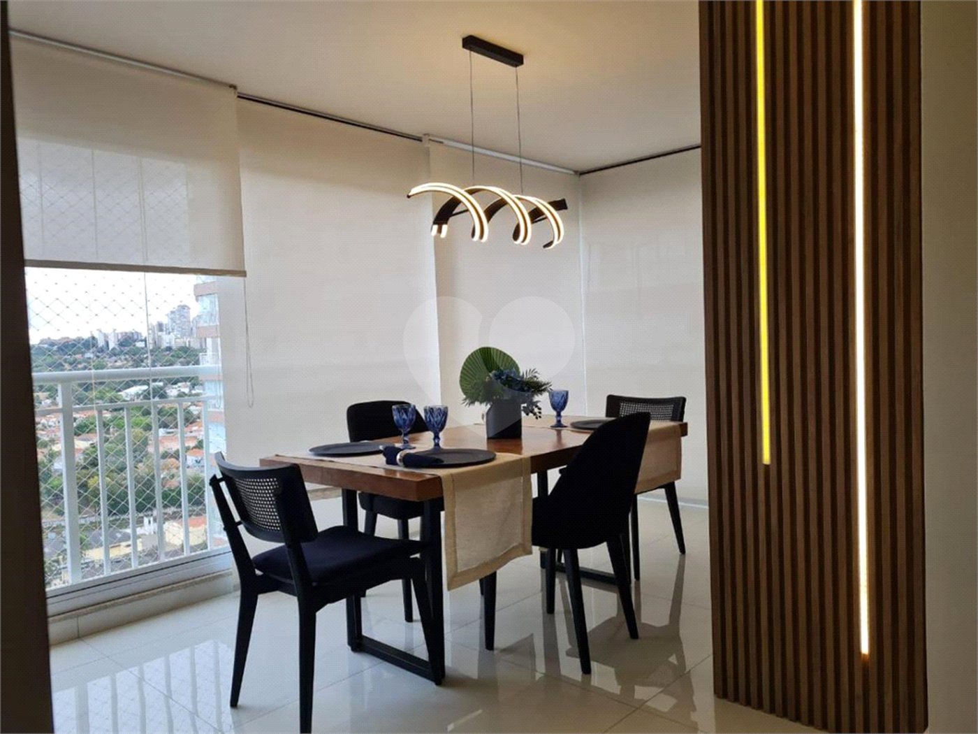 Apartamento à venda com 3 quartos, sendo 1 suíte,  em Vila Anastácio, São Paulo, SP