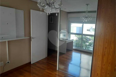 Apartamento à venda com 3 suítes em Campestre, Santo André, SP