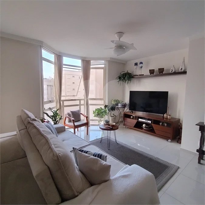 Apartamento em Atibaia com 2 dormitórios (1 suíte), 2 vagas de garagem, elevador, salão de festas, excelente localização
