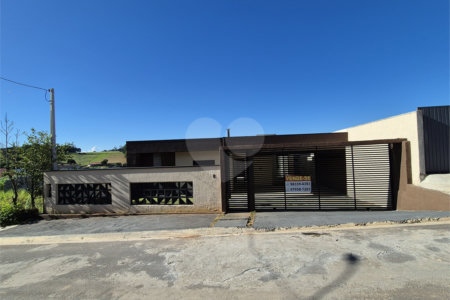 Casa à venda com 3 quartos, sendo 1 suíte, em Jardim Paraíso da Usina, Atibaia, SP