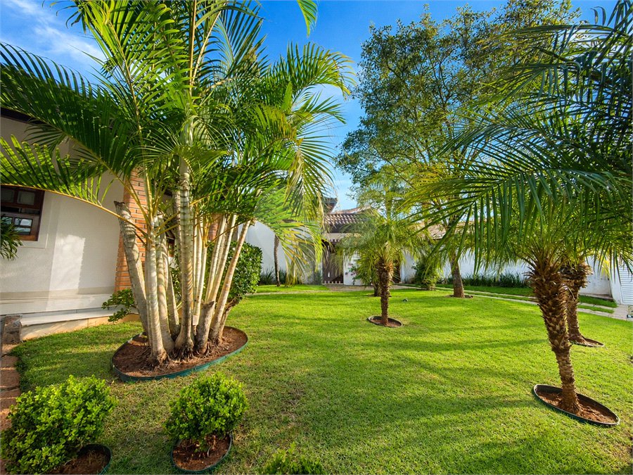 Casa à venda com 5 suítes no condomínio Parque Village Castelo, Itu - SP