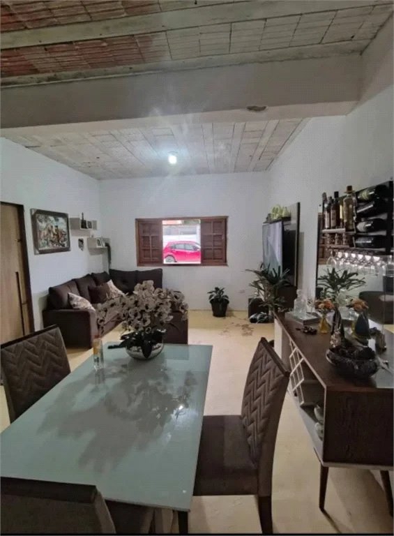 Casa à venda com 2 quartos no condomínio Antilhas, Cotia - SP
