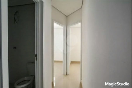 Apartamento com 2 dormitórios , sendo 1 suíte , 1 vaga , á venda na Vila Humaitá em Santo André.