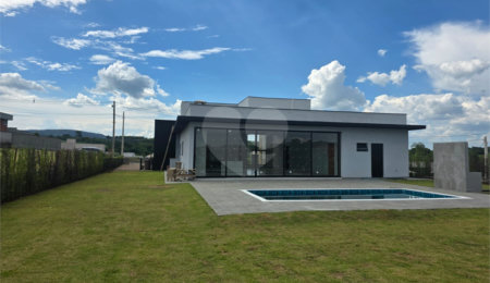 Casa à venda com 3 suítes no condomínio Village Ipanema 2, Araçoiaba da Serra - SP