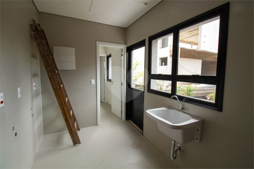 Casa à venda com 5 quartos, sendo 4 suítes, em Vila Darcy Penteado (mailasqui), São Roque, SP