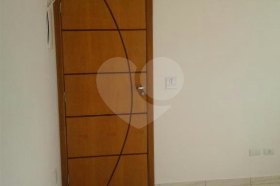 Casa à venda com 1 quarto no condomínio Camila I, São Paulo - SP