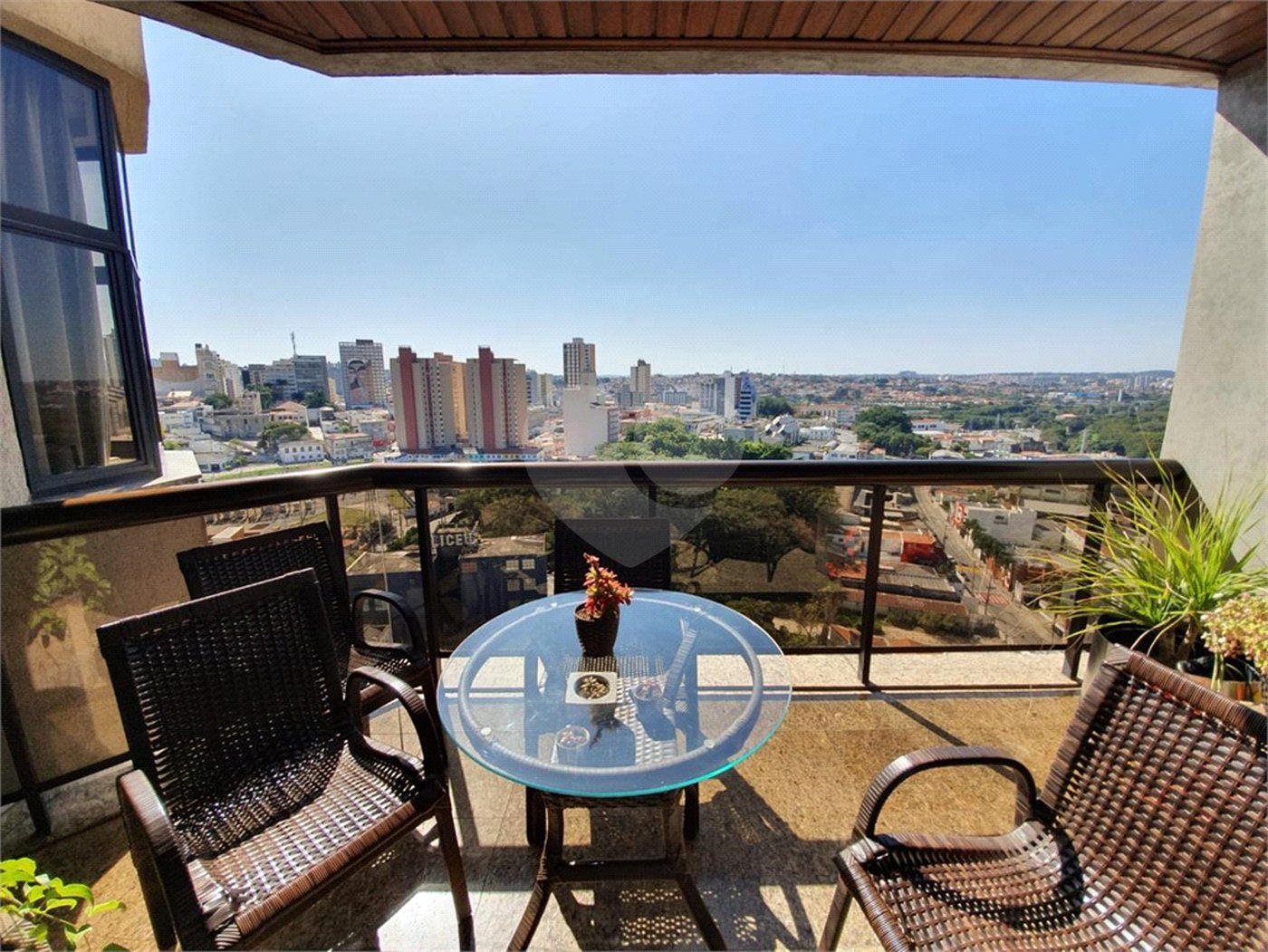 Apartamento à venda com 3 suítes no Centro, Sorocaba, SP