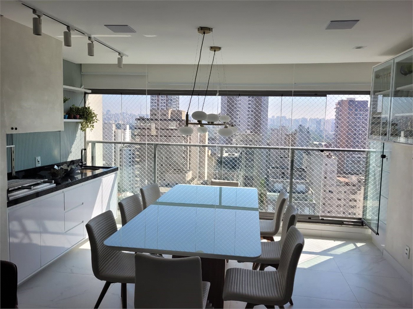 Apartamento à venda com 3 suítes em Indianópolis, São Paulo, SP