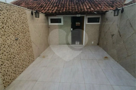 Casa à venda com 3 quartos, sendo 1 suíte, em Ogiva, Cabo Frio, RJ