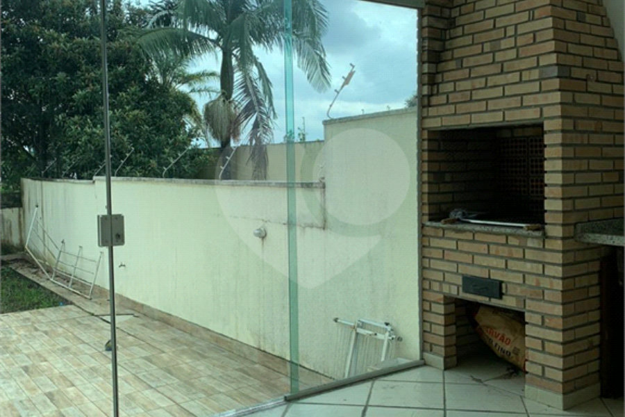 Sobrado à venda com 3 suítes em Vila Irmãos Arnoni, São Paulo, SP