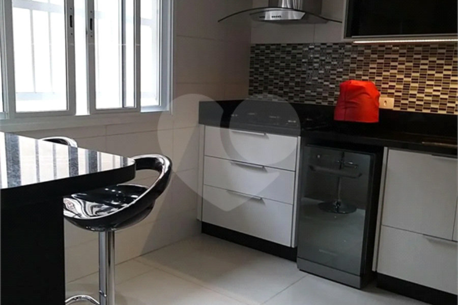 Casa à venda com 3 quartos, sendo 1 suíte, em Saúde, São Paulo, SP