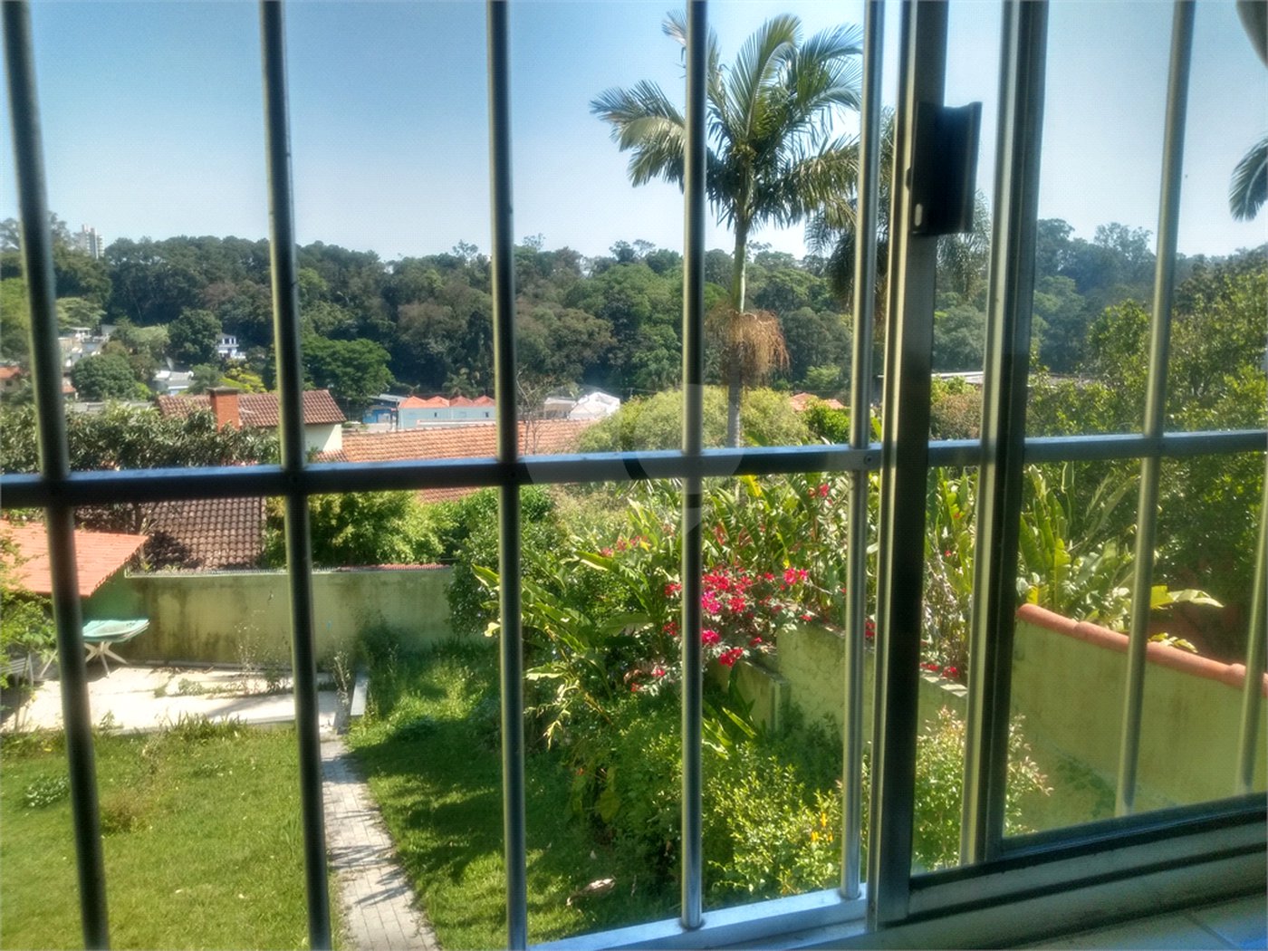 Sobrado à venda com 3 quartos em Horto, São Paulo, SP
