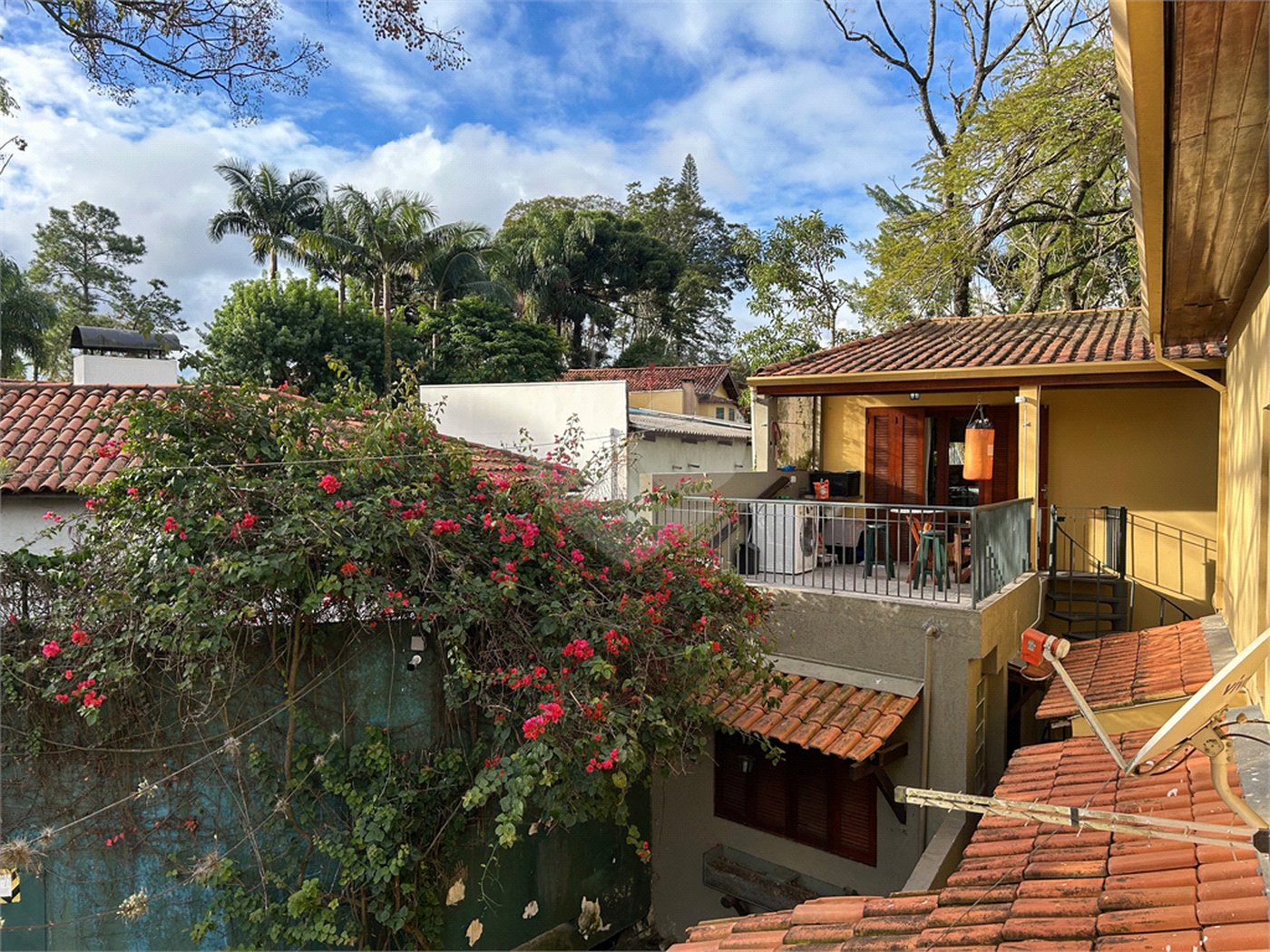 Casa de Vila à venda com 5 quartos, sendo 3 suítes,  em Jardim Hípico, São Paulo, SP