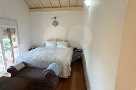 Casa à venda com 4 quartos, sendo 2 suítes, no condomínio Milennium, Valinhos - SP