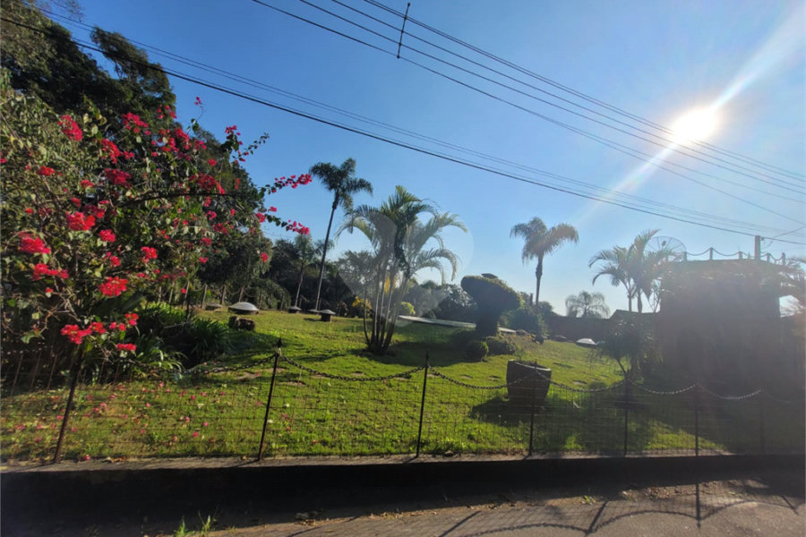 Casa à venda com 2 suítes no condomínio Associação Reserva das Hortênsias, Mairiporã - SP