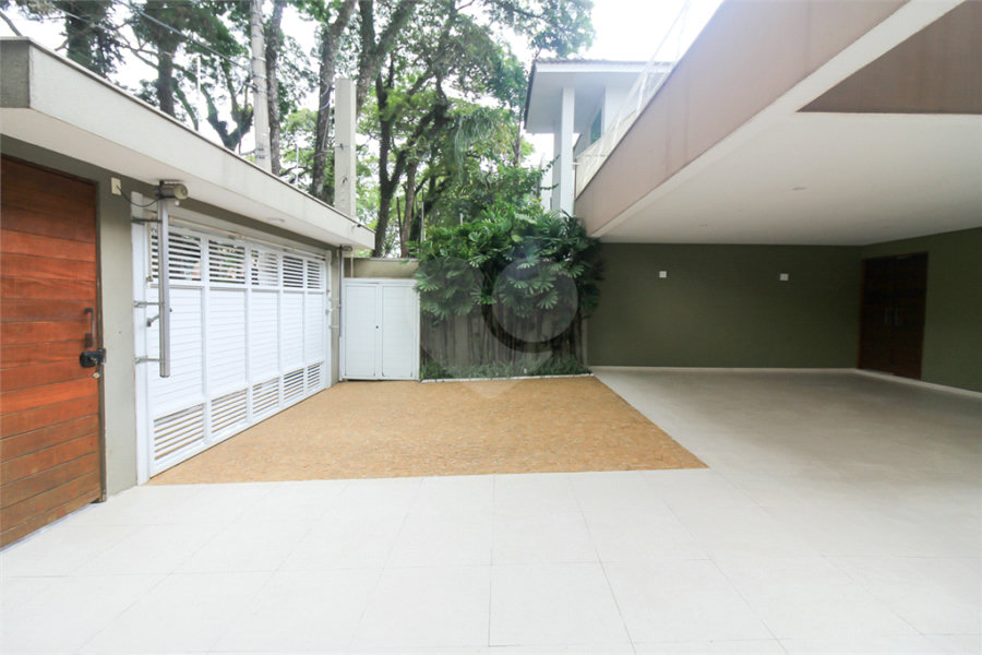 Sobrado à venda com 4 suítes em Tremembé, São Paulo, SP
