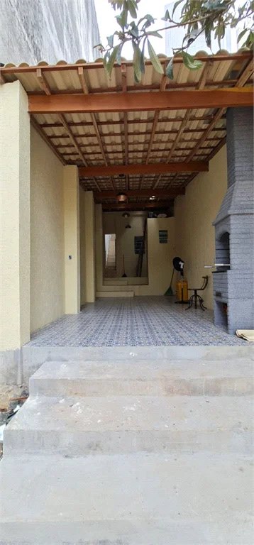 Casa à venda com 2 quartos, sendo 1 suíte, em Vila Romana, São Paulo, SP