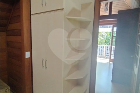 Casa à venda com 3 quartos, sendo 1 suíte, no condomínio Bosque de Greviléa, Vinhedo - SP